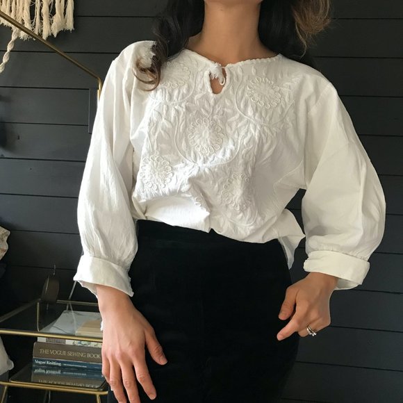 SOLD 70s Mexican embroidery blouse white small - Picture 3 of 9